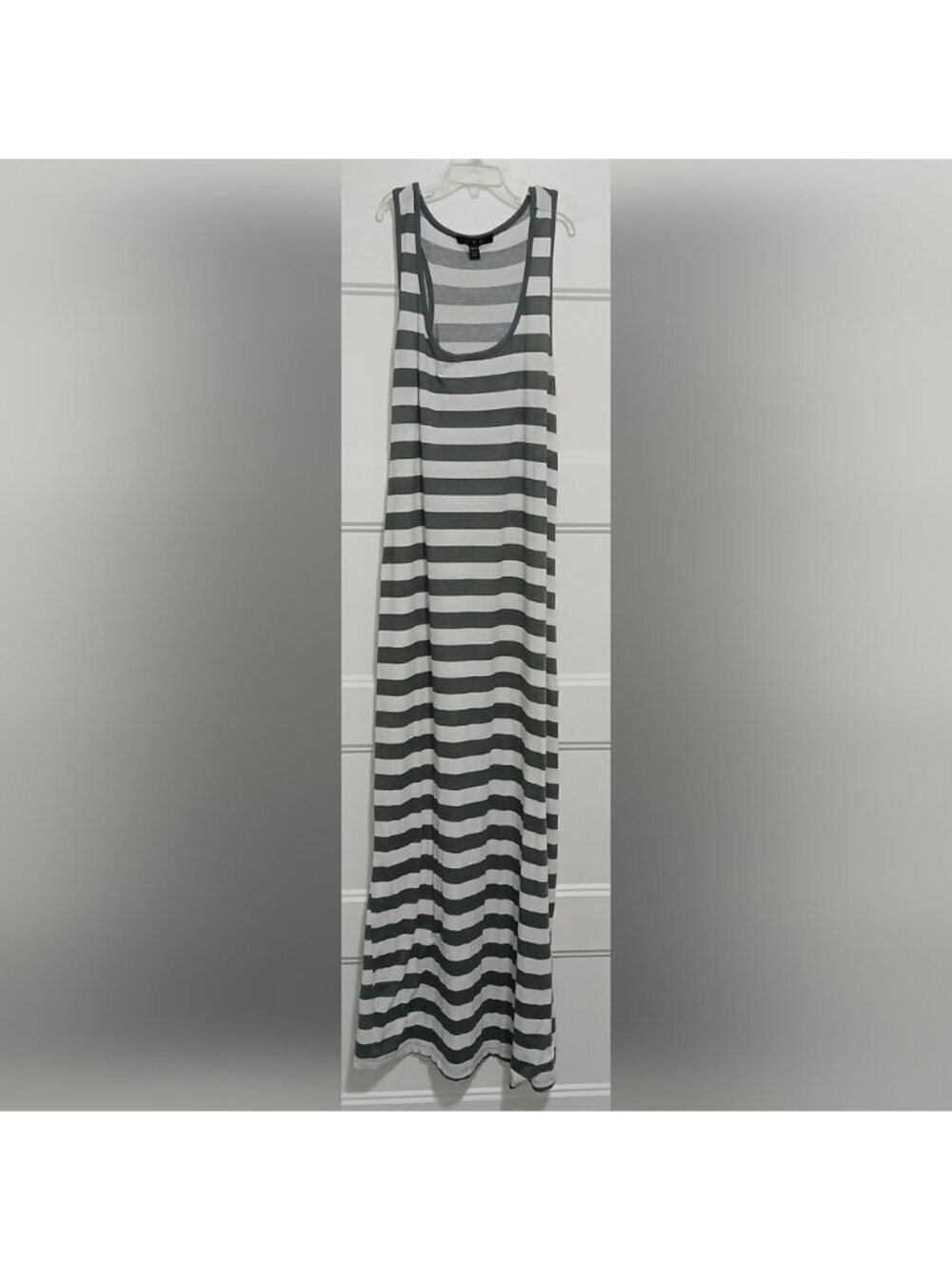 U2B Striped Maxi Dress White And Gray Size Medium Sleeveless 16"x54"